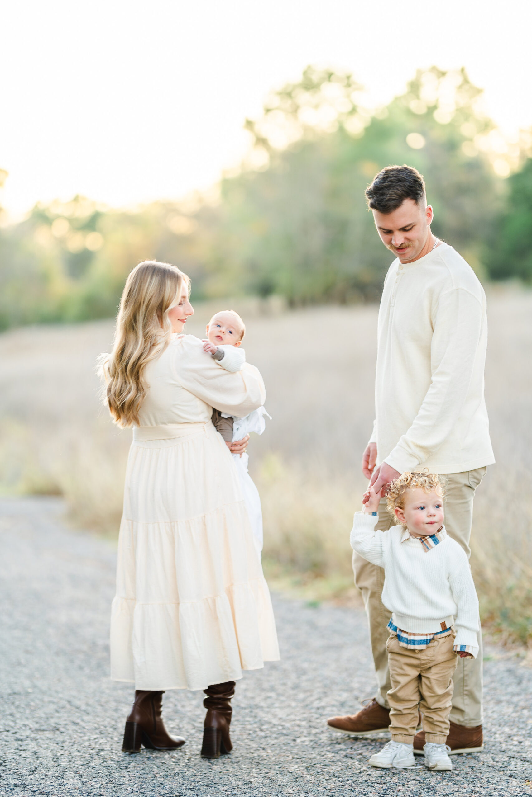 best colors to wear for outdoor photos neutrals Dallas session