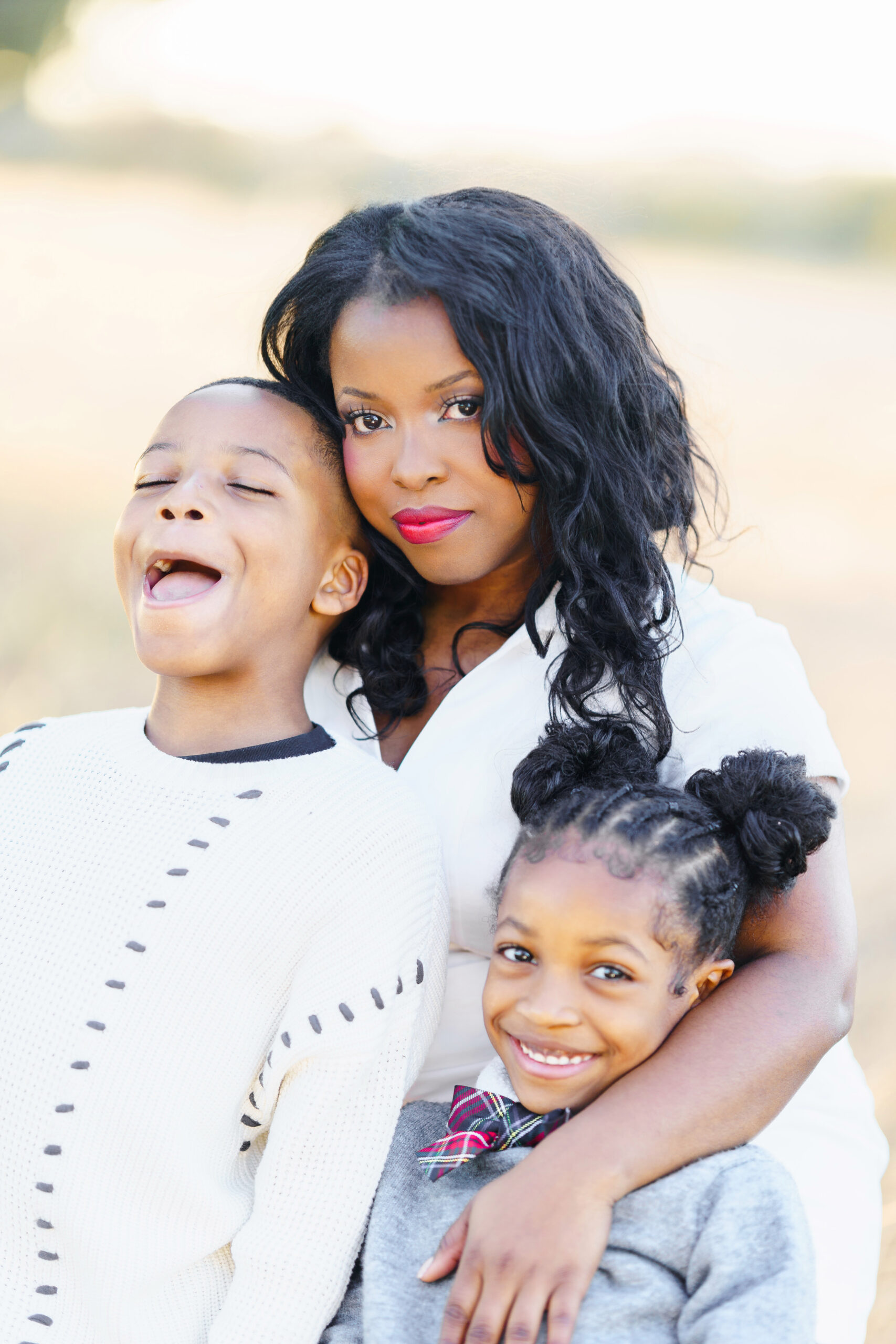 Tonaya noel dallas family photographer mother with children